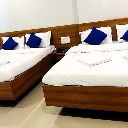Hotel Sai Smruti Shirdi Rum bild