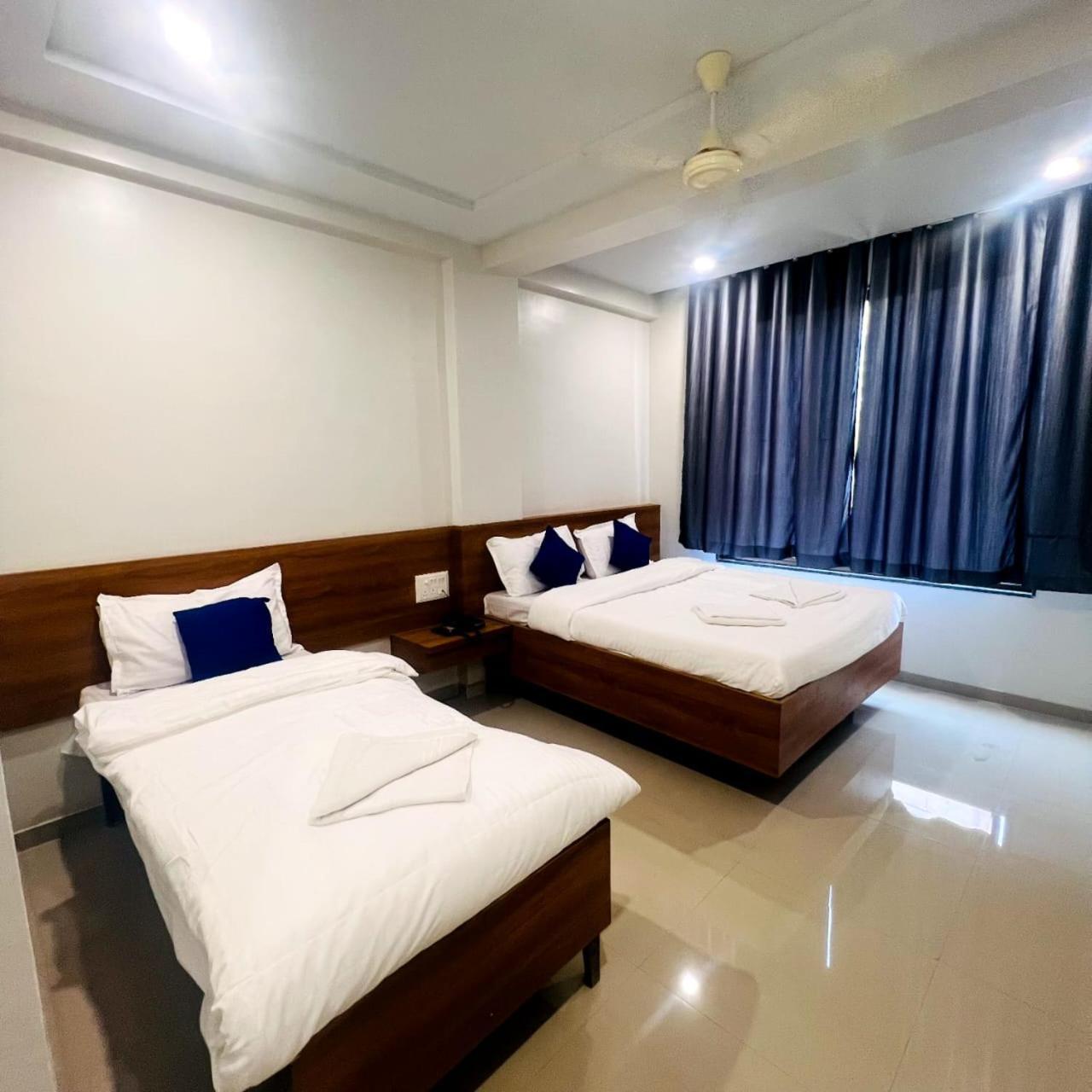 Hotel Sai Smruti Shirdi Rum bild